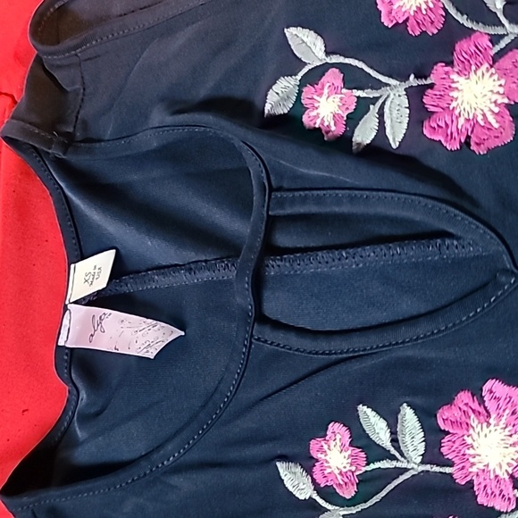 Girls sleevless blouse - Picture 3 of 5